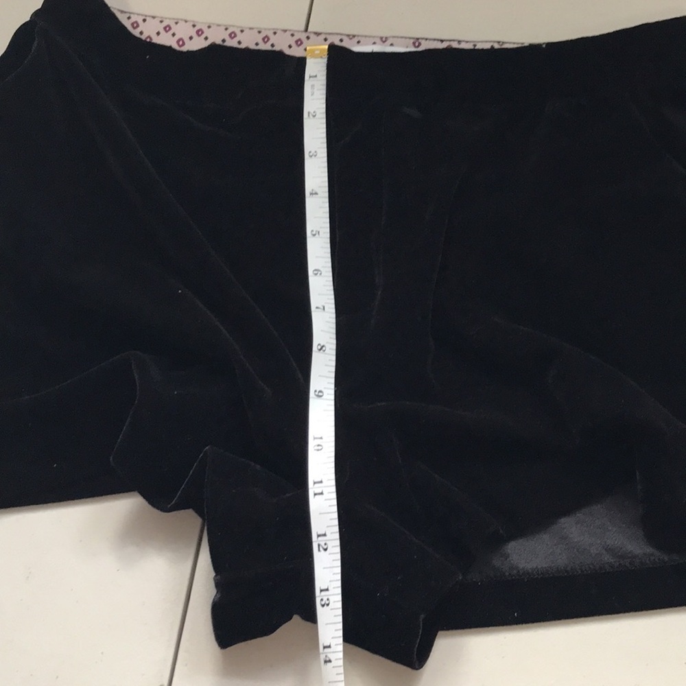Cupcakes and cashmere velvet velour high waist shorts black size 10 - Picture 8 of 11